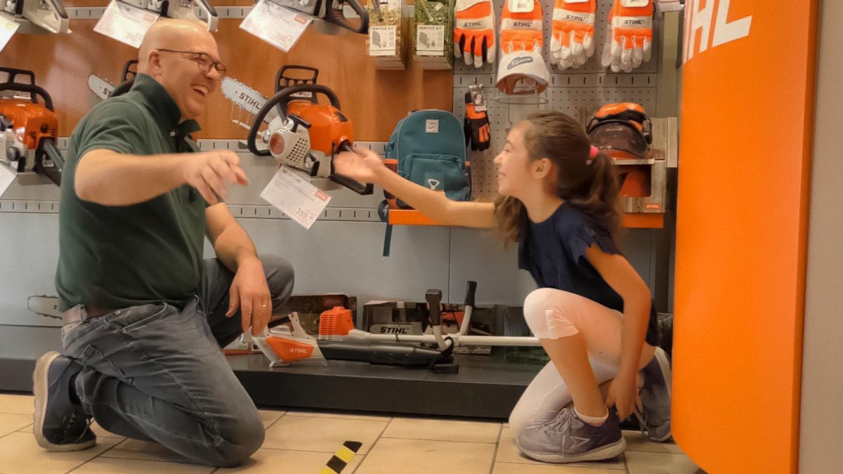 Protezione Avanzata: I DPI Intelligenti Essenziali per Tagliare la Legna in Massima Sicurezza - Copertina