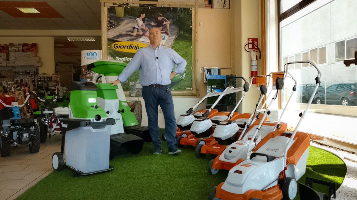 Sicurezza e Precisione nell'Abbattimento: Guida all'Uso di Martello-Scure e Leva Forestale